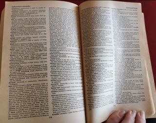 The English Dictionary (Dikshonari)