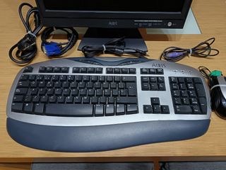MONITOR + TECLADO AIRIS 
PACK ORDENADOR SOBREMESA