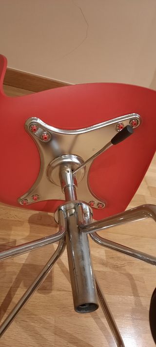 Silla giratoria Kartell Maui roja Diseño .URGE