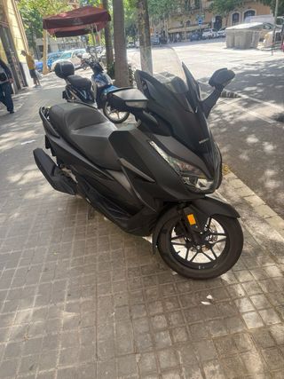 Honda Forza 125 - Moto Scooter