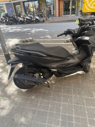 Honda Forza 125 - Moto Scooter