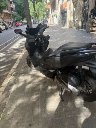 Honda Forza 125 - Moto Scooter