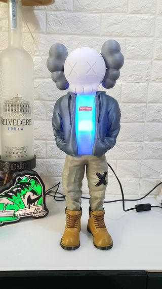 KAWS Lampada Figurine