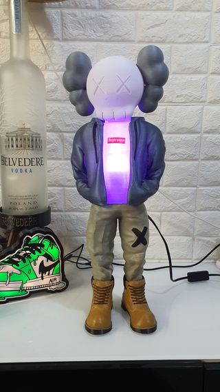 KAWS Lampada Figurine