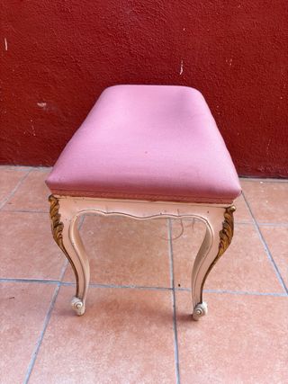 Butaca vintage rosa y blanca