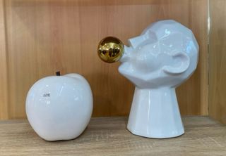 Escultura modernista, cabeza con chicle.