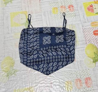 Top corto azul estampado