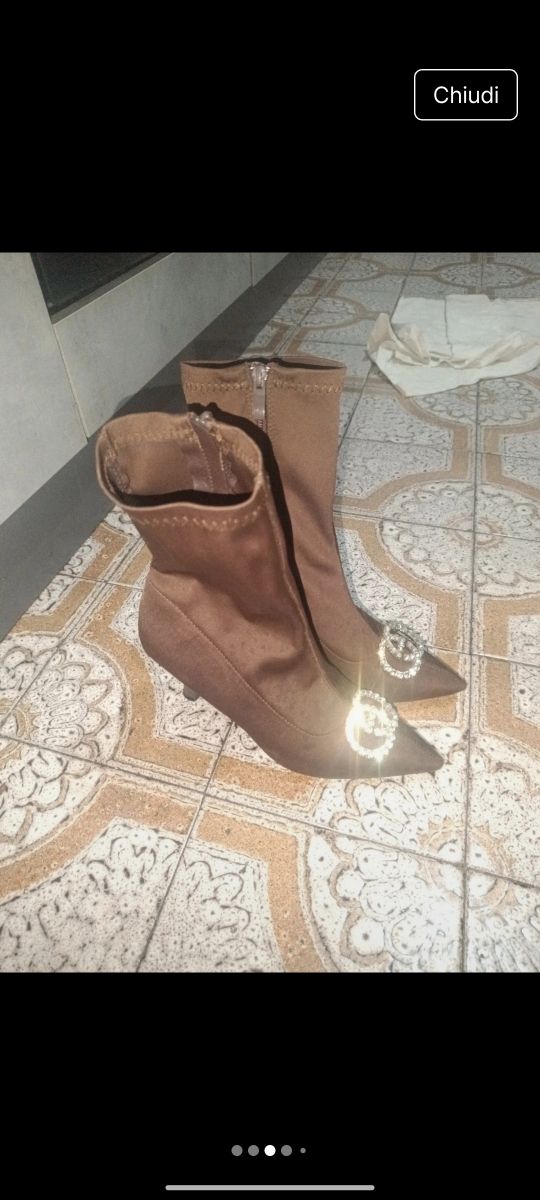 Stivali marroni eleganti con zip