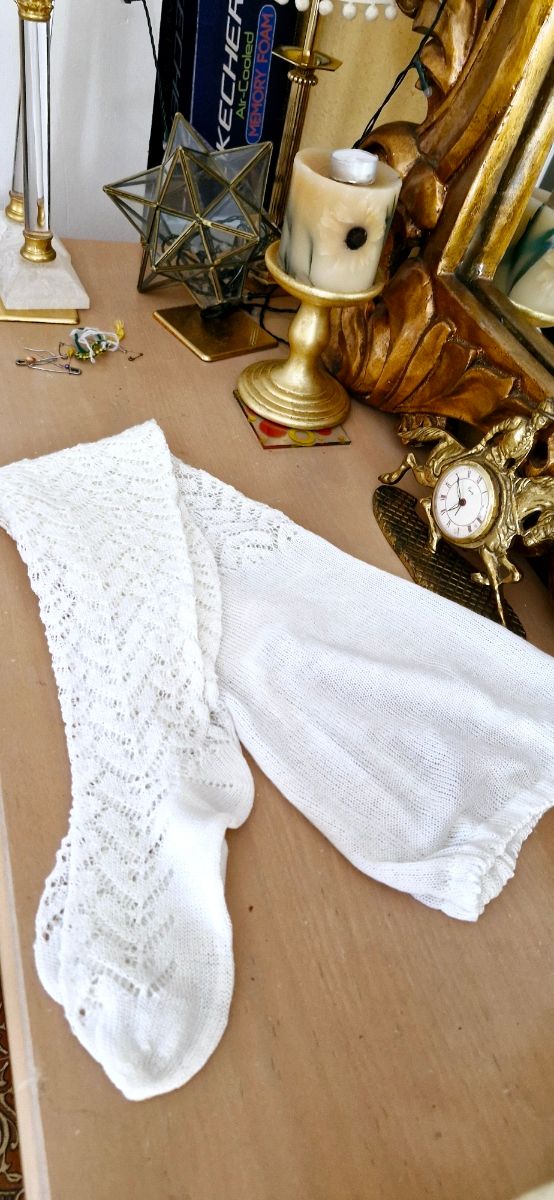 Maillot branco regional com orifícios