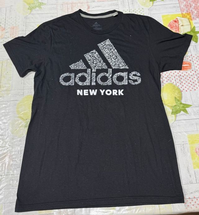 Camiseta Adidas NYC negra