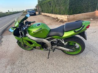 Kawasaki ZX6R Ninja 2000