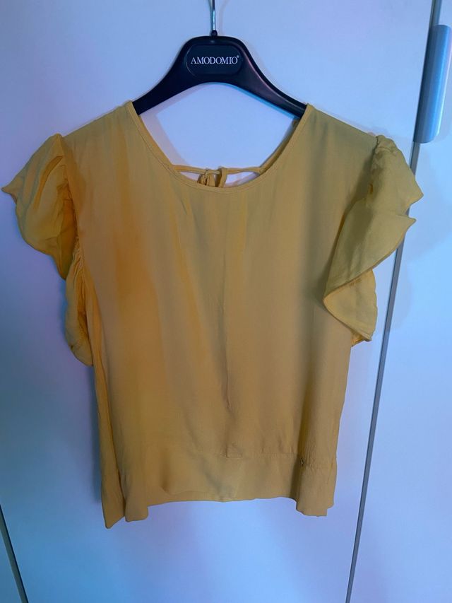 Blusa gialla maniche a volant