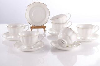 Vajilla blanca y dorada – 12 piezas