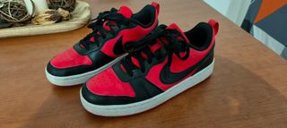Zapatillas Nike rojas y negras