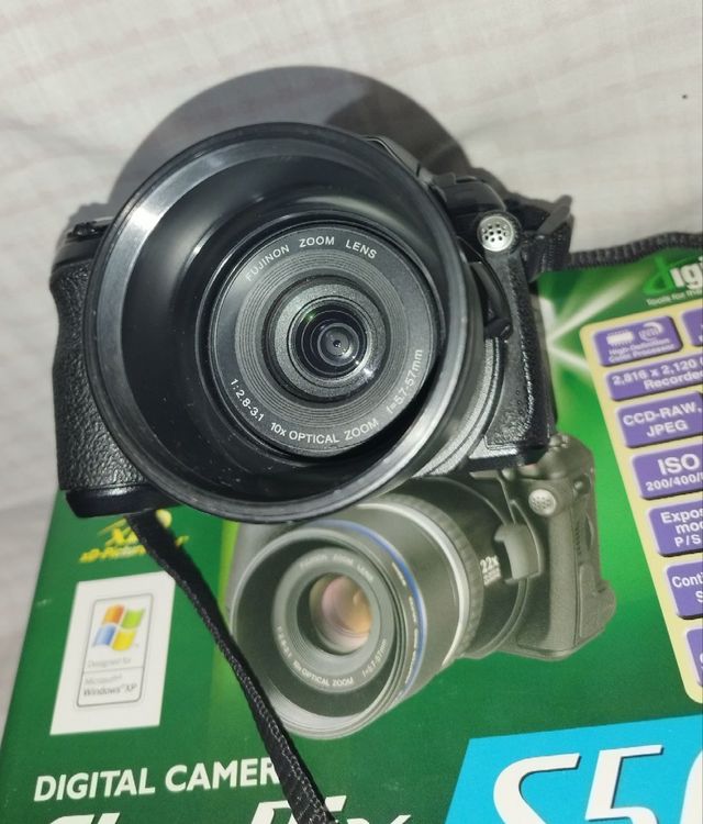 Fujifilm Finepix S5000 - Fotocamera Digitale