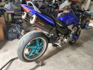 Honda Hornet 900 circuito