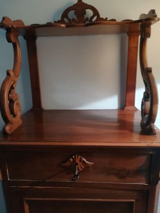 Mobiletto antico noce