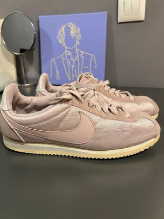 Zapatillas Nike Cortez Rosa/Lila de segunda mano por 20 EUR en Zaragoza en  WALLAPOP