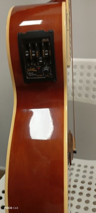 Guitarra electroacústica