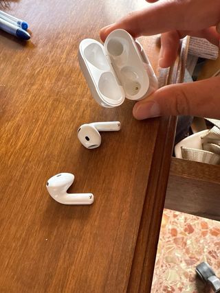 AirPods 4 Apple Blancos