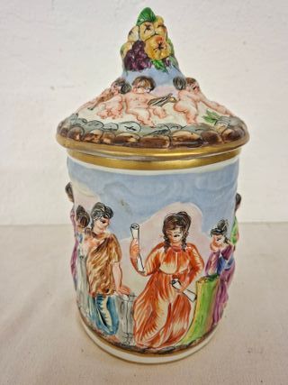 Tarro antiguo de porcelana