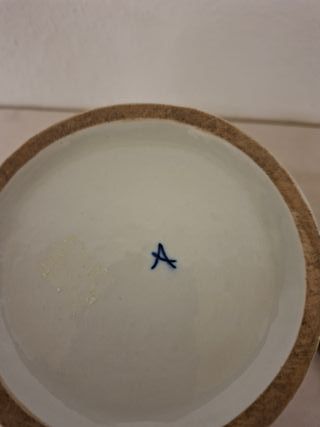 Tarro antiguo de porcelana