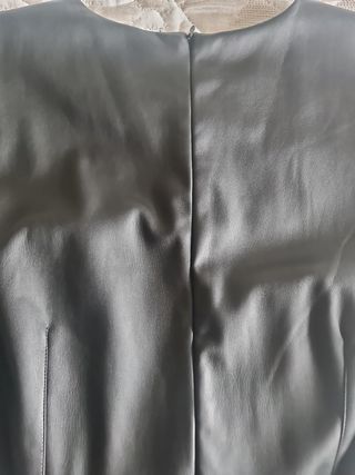 Vestido midi Sfera ecopiel negro