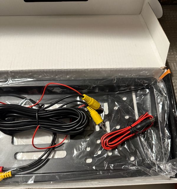 PORTA TARGA CON RETRO CAMERA