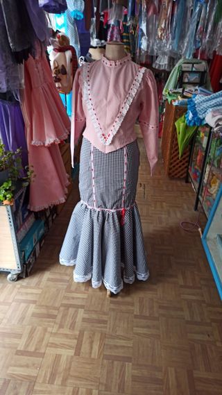 Se hacen trajes de chulapa a MEDIDA