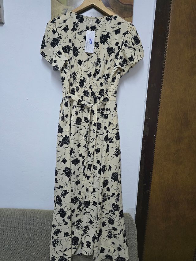 Vestido floral beige y negro