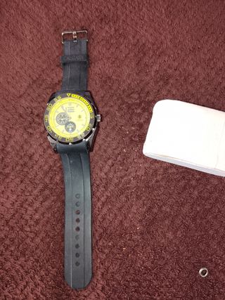 Reloj Calgary negro y amarillo