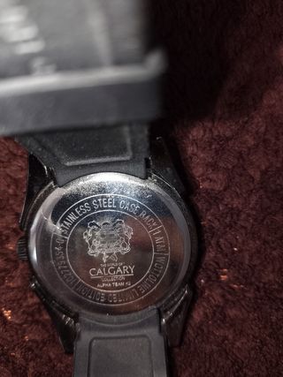 Reloj Calgary negro y amarillo