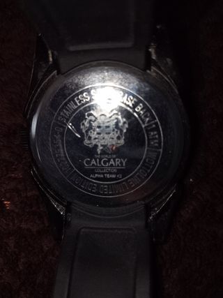 Reloj Calgary negro y amarillo