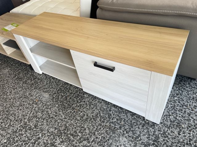 Mueble TV blanco y marrón