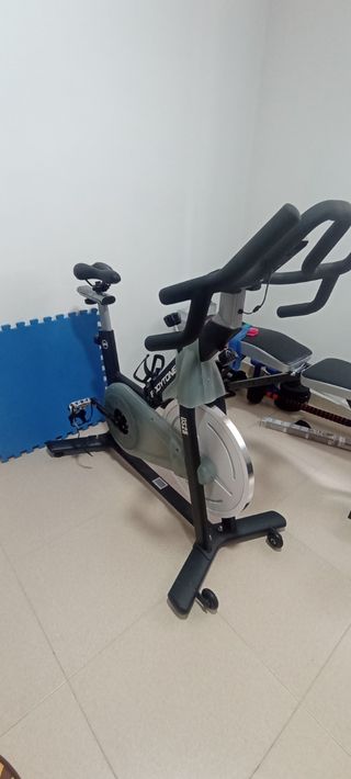 Bicicleta spinning BODYTONE DS25