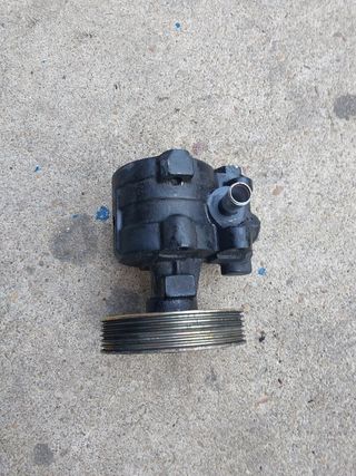 Bomba dirección Renault 19 16v