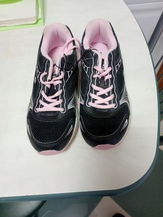 Zapatillas deportivas niña - negras y rosas
