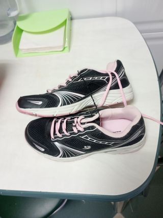 Zapatillas deportivas niña - negras y rosas