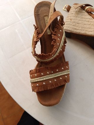 Sandalias cuña COSIMA doradas