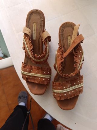 Sandalias cuña COSIMA doradas