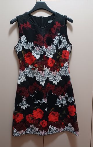 Vestito floreale rosso e nero
