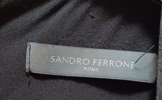 Vestito floreale rosso e nero