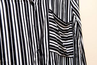 Camisa de rayas negras y blancas de Esmara