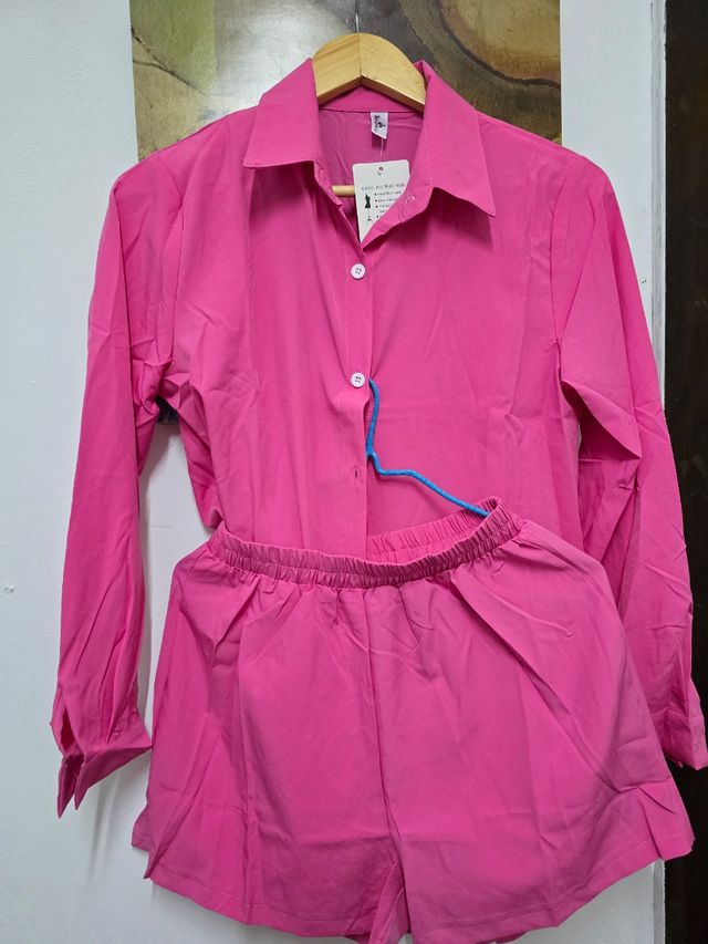 Conjunto deportivo rosa