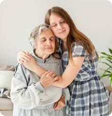 cuidadora interna de adulto mayor