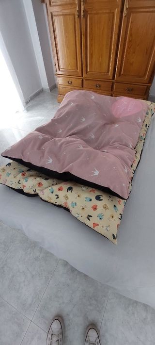 Cama para mascota - Rosa y marrón