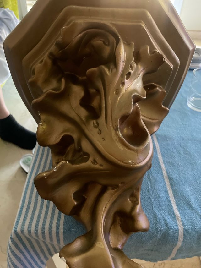 Peana dorada clásica