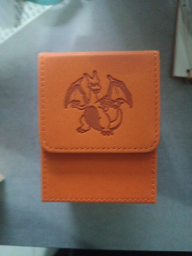 Caja Portacartas Pokémon Charizard