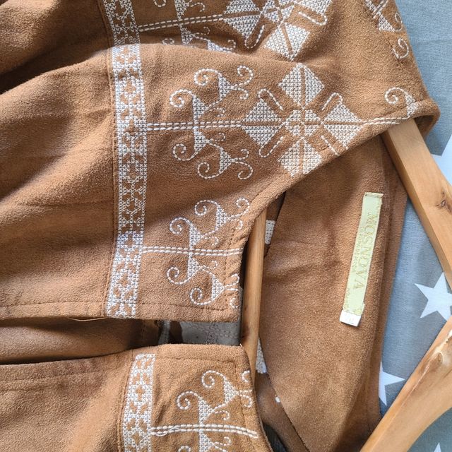 Sobrecamisa marrón bordada MUS&GINA