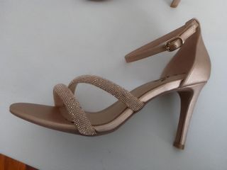 Sandalias tacón 9cm beige/doradas